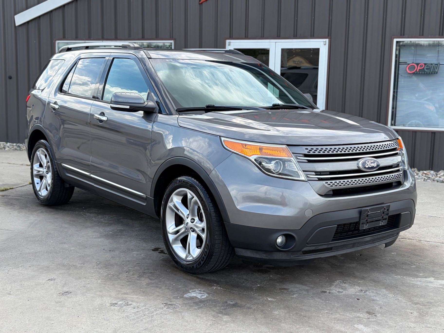 Car Image 10
