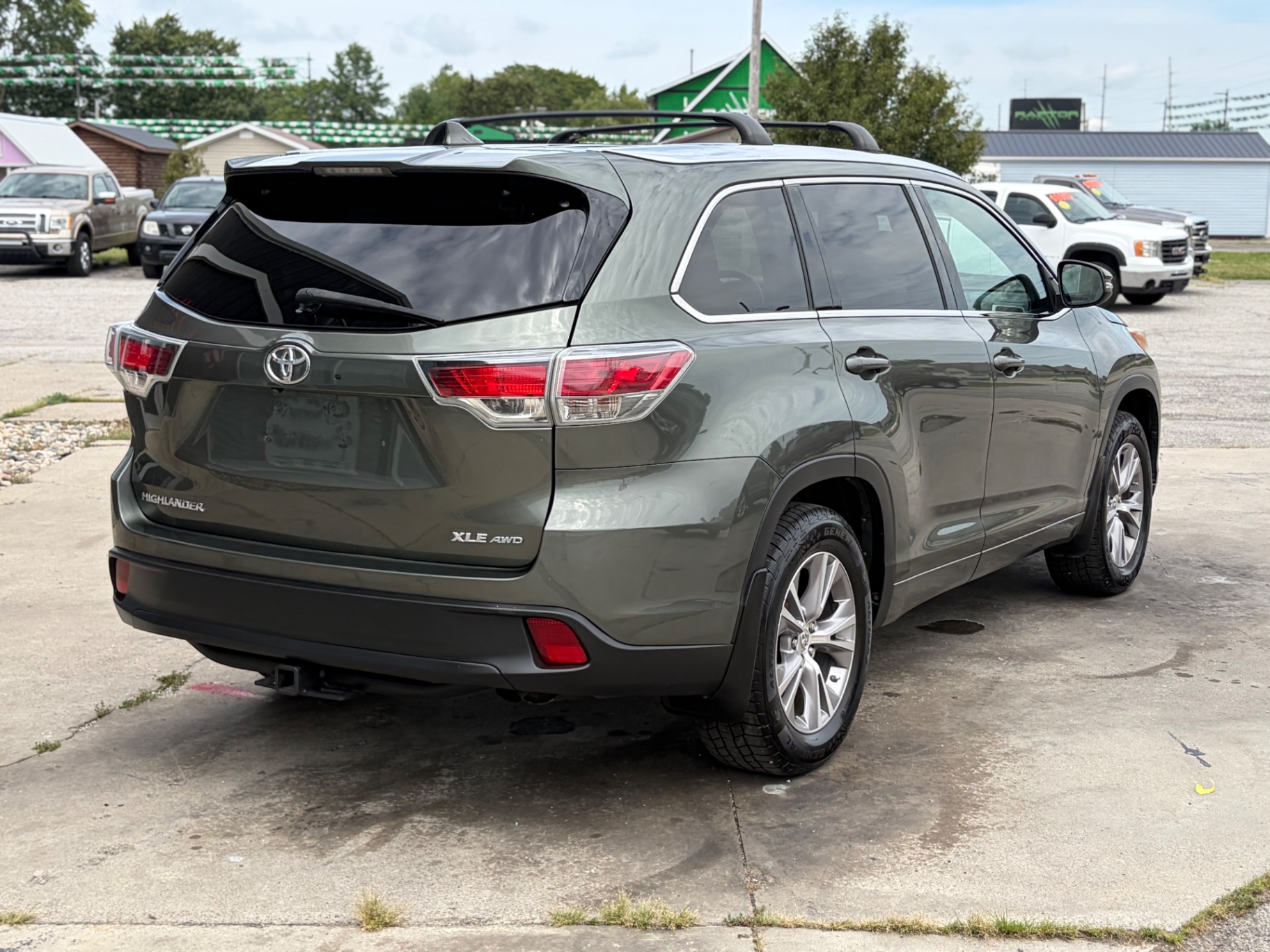 Car Image 16