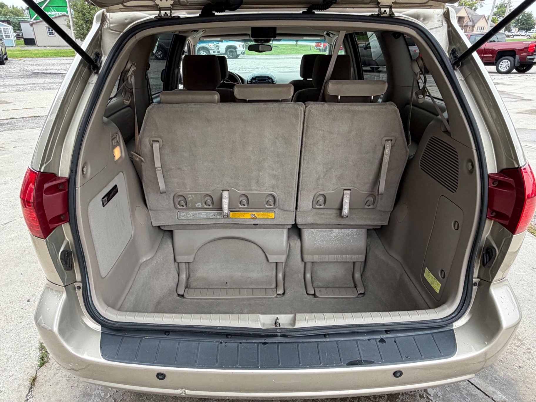 Car Image 11